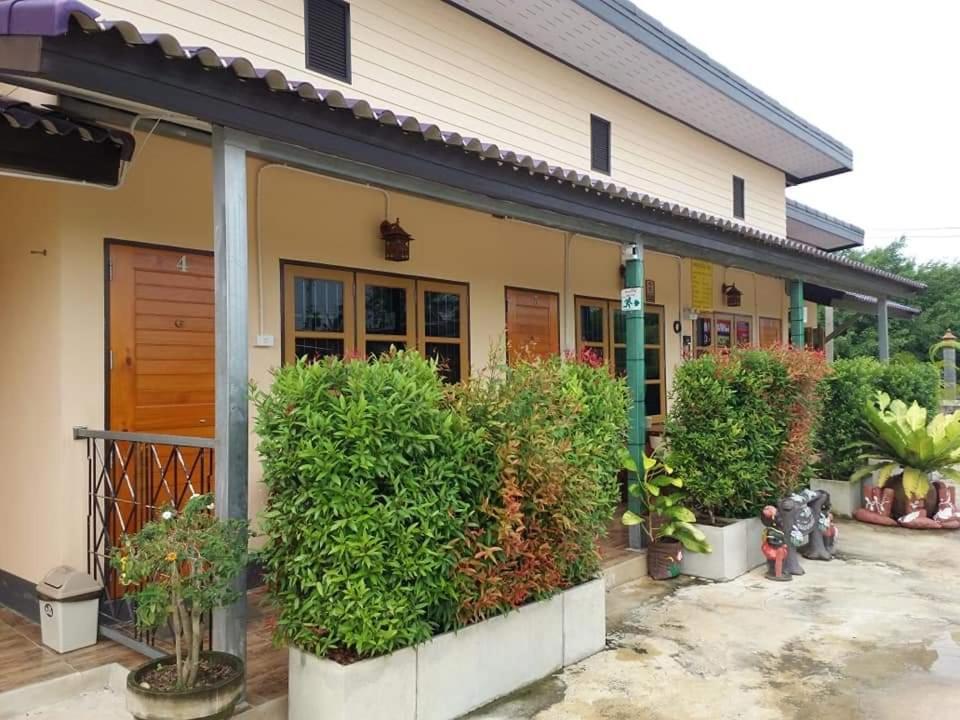 Yotin Guest House Trat Exteriör bild